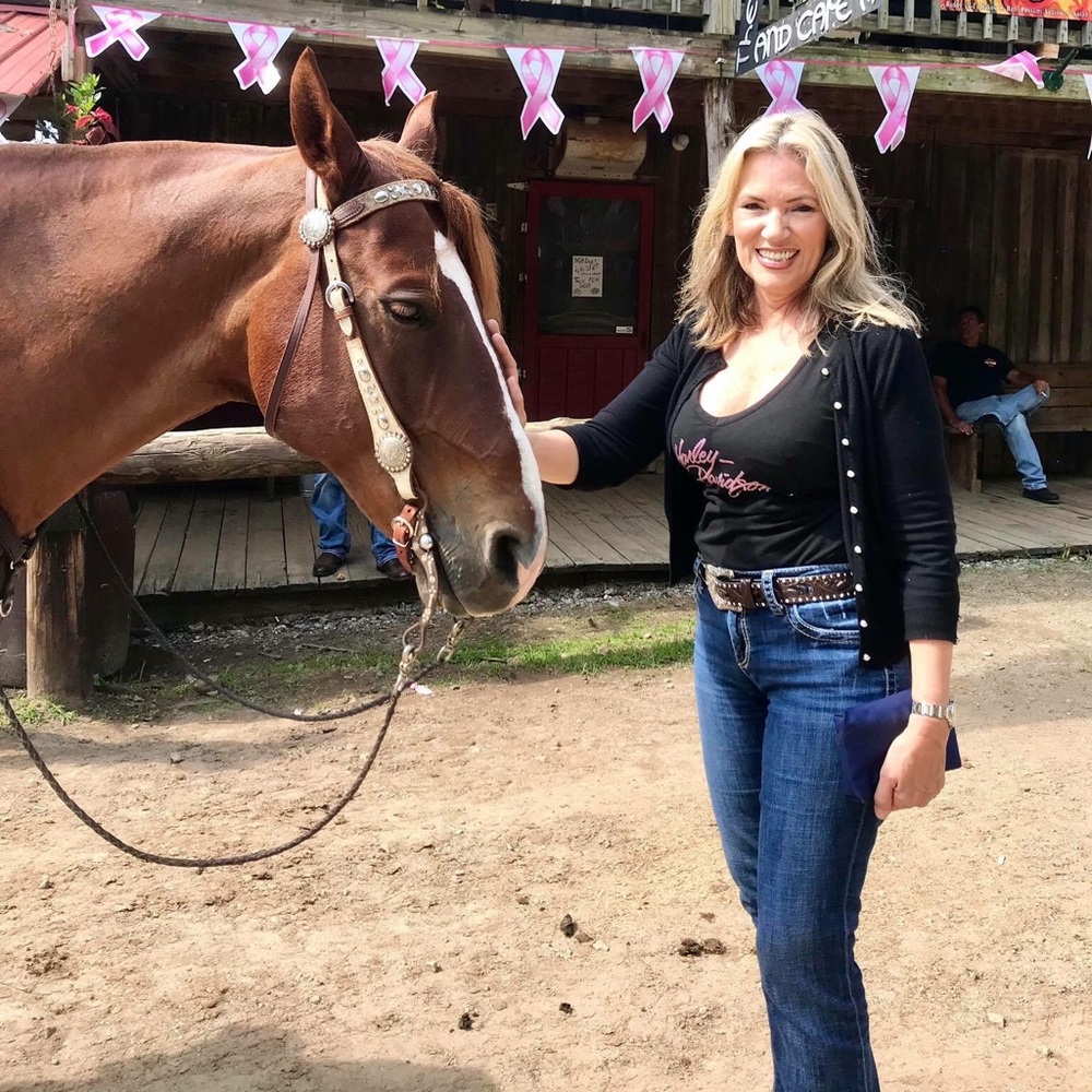 Meet your Posher, Laura